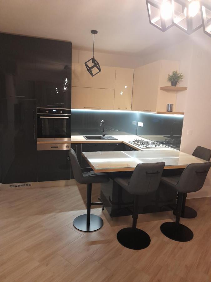 Apartmani Petra พรีมอชเตน ภายนอก รูปภาพ