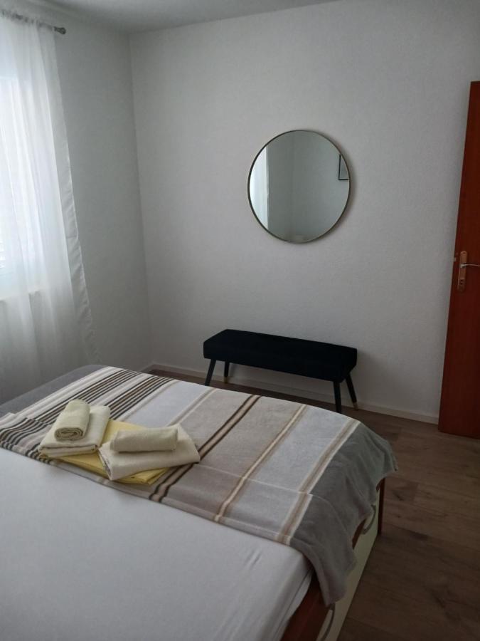 Apartmani Petra พรีมอชเตน ภายนอก รูปภาพ