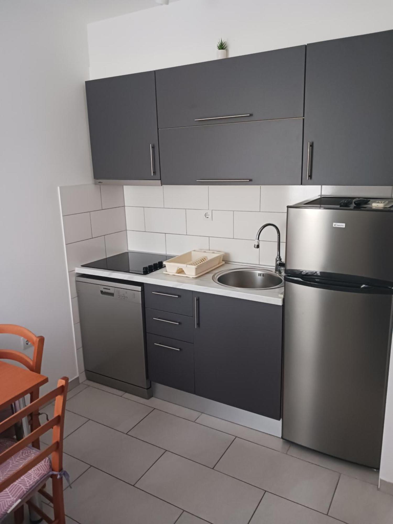 Apartmani Petra พรีมอชเตน ภายนอก รูปภาพ