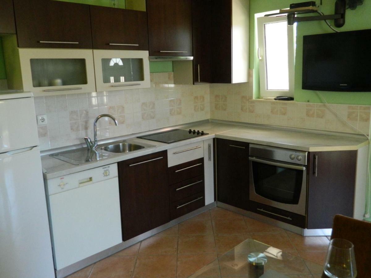 Apartmani Petra พรีมอชเตน ภายนอก รูปภาพ